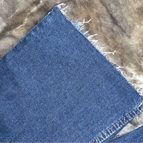 NWT Calvin Klein High Rise Straight Distressed Jeans Size 16, 18, 20 - Picture 5 of 8